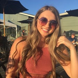 Meet your Posher, Jillian